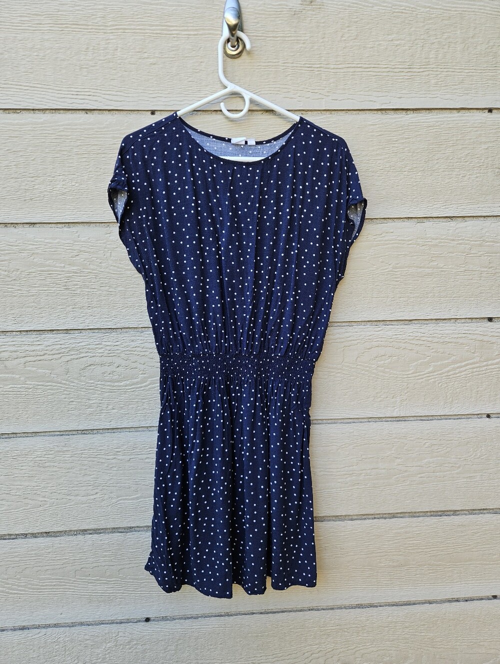 Gap navy cap sleeve dress with white polka dots medium with small flaw